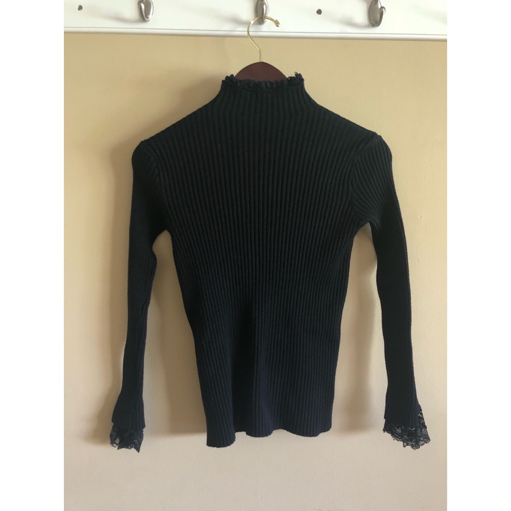 Lace detailed turtleneck sweaters